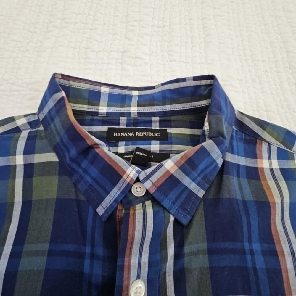 Banana Republic Untucked Slim Fit Shirt Men's L Large Navy Blue Plaid EUC‎ LN